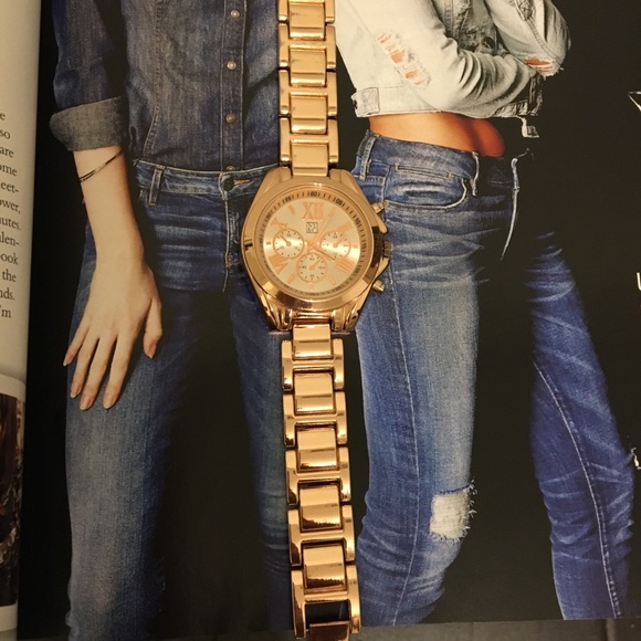 • Rose Gold Watch • - Picture 4 of 4